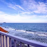 Lemon & Salt Seafront With Amazing Terrace - Prime Location Διαμέρισμα Αλάσιο