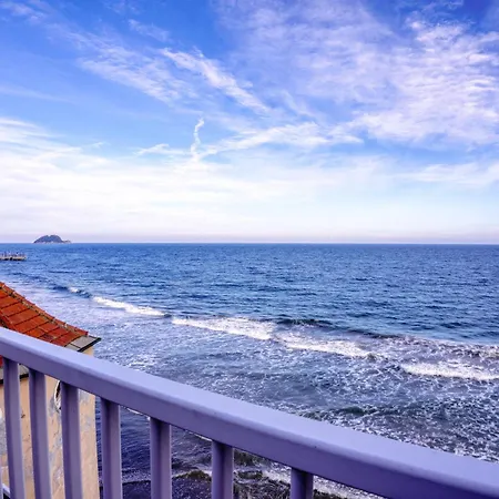 Lemon & Salt Seafront With Amazing Terrace - Prime Location Apartment Alassio